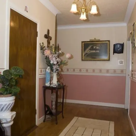 Fortview House 3*